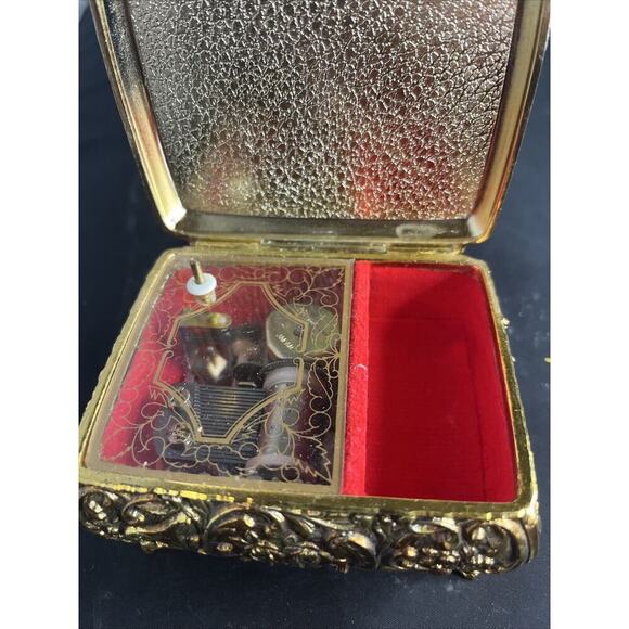 Vtg Westland Metal Trinket Music Box Butterflies Floral Porcelain Top Japan - Picture 7 of 9